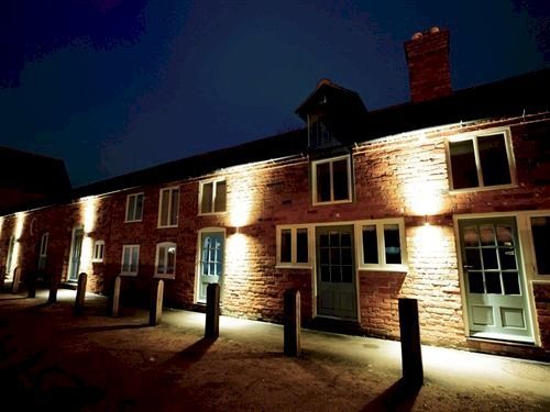 Мотель The Coaching Barns Wem Экстерьер фото
